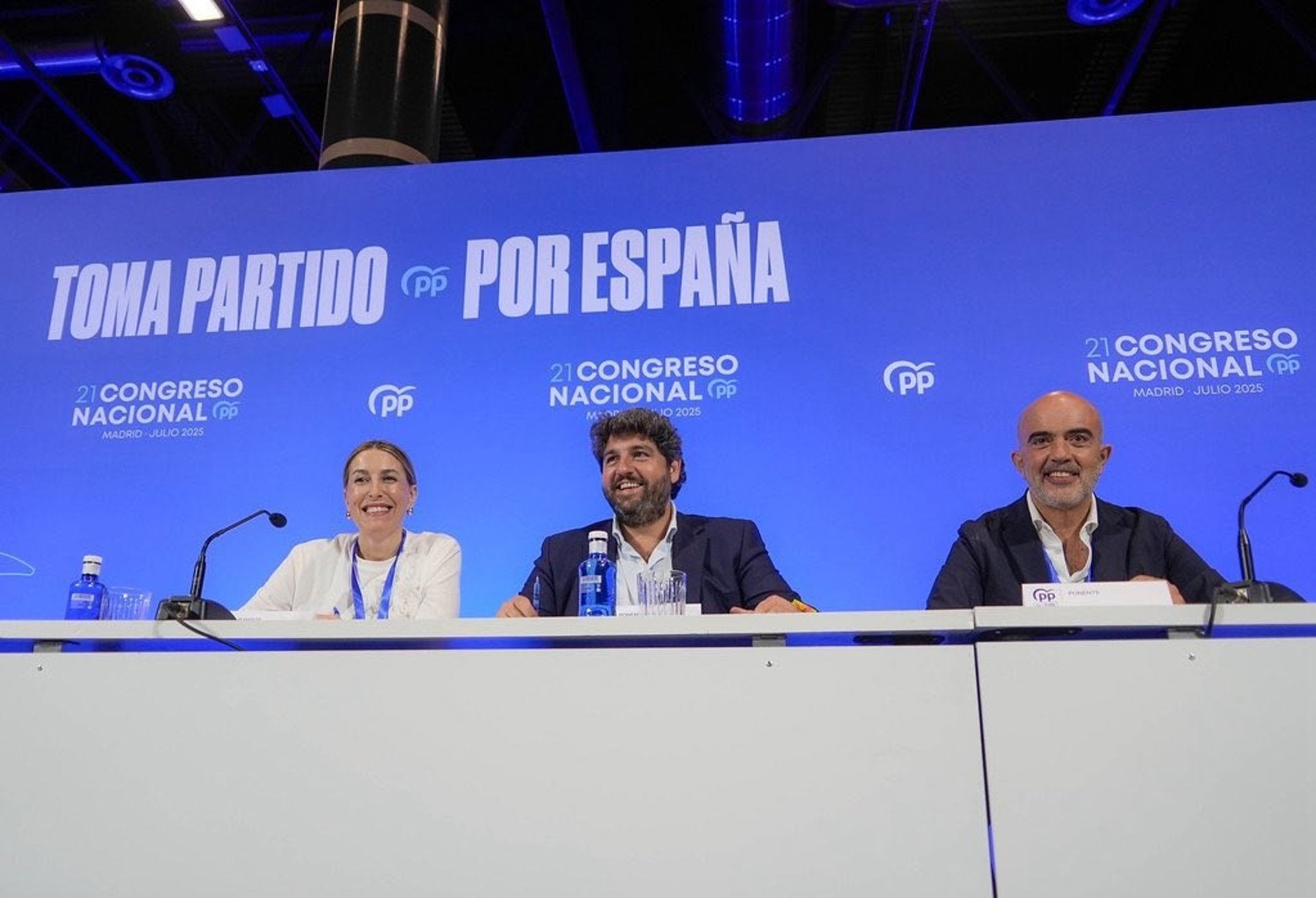 Guardiola defiende que el PP no modifica los Estatutos para proteger a los que se sientan en el banquillo, como hace el PSOE Guardiola defiende que el PP no modifica los Estatutos para proteger a los que se sientan en el banquillo, como hace el PSOE