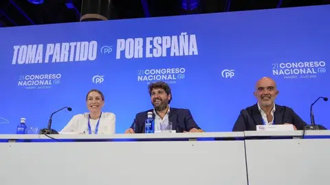 Guardiola defiende que el PP no modifica los Estatutos para proteger a los que se sientan en el banquillo, como hace el PSOE Guardiola defiende que el PP no modifica los Estatutos para proteger a los que se sientan en el banquillo, como hace el PSOE