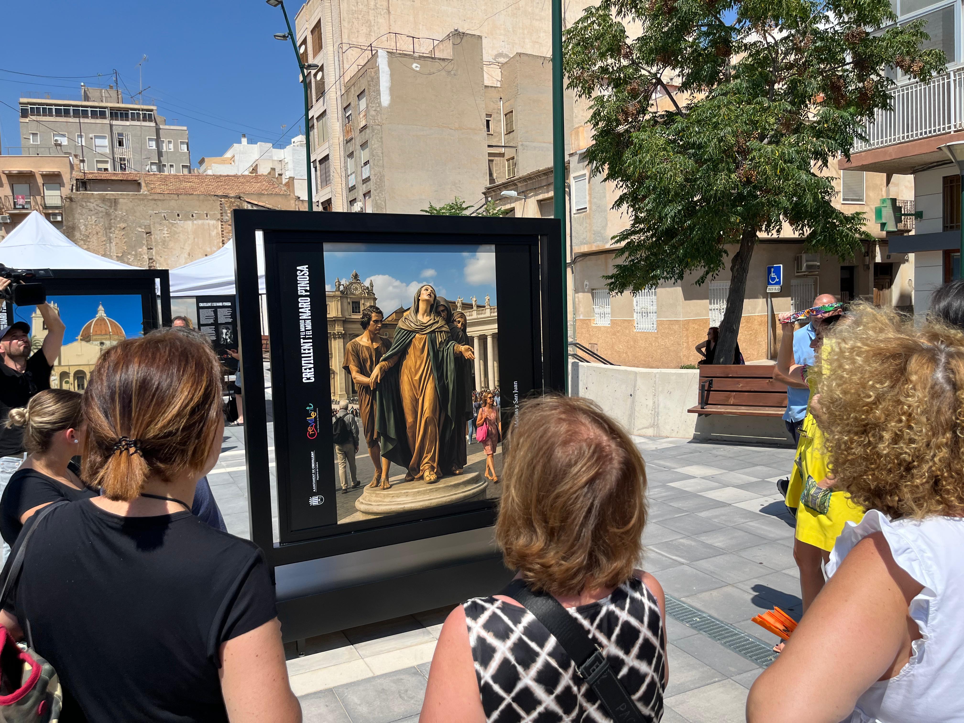 Crevillent presenta una exposición al aire libre con obras del crevillentino Naro Pinosa Crevillent presenta una exposición al aire libre con obras del crevillentino Naro Pinosa
