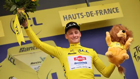 Van der Poel bate a Pogacar y se viste de amarillo Van der Poel bate a Pogacar y se viste de amarillo