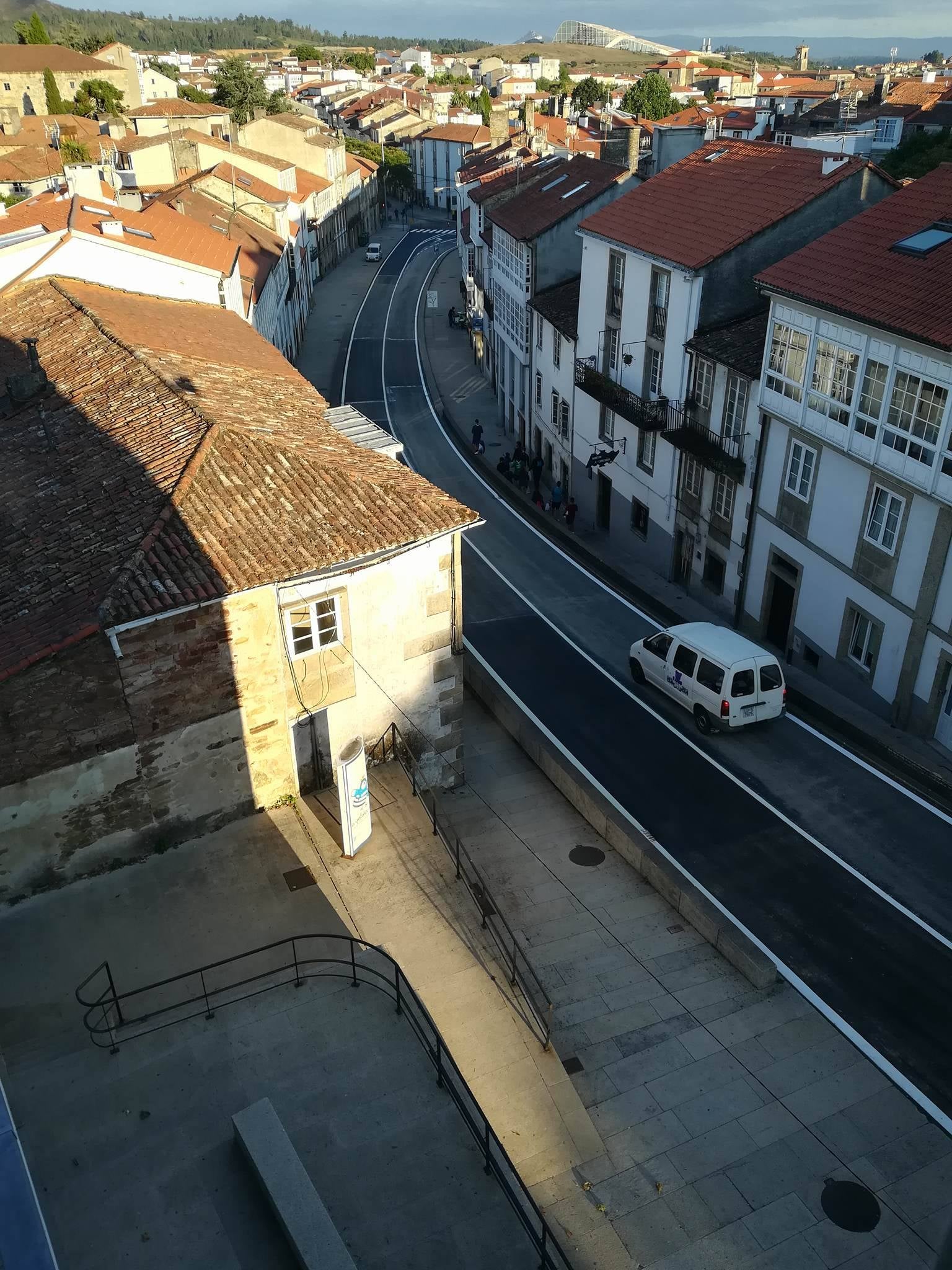 Adjudicada la obra para la construcción de un paso de peatones elevado en la Rúa das Rodas, que facilitará el acceso a la escuela infantil Adjudicada la obra para la construcción de un paso de peatones elevado en la Rúa das Rodas, que facilitará el acceso a la escuela infantil