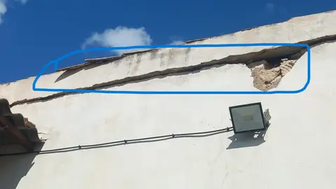 Daños exteriores de la ermita de San Isidro Daños exteriores de la ermita de San Isidro