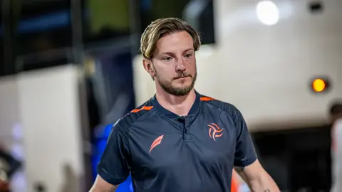 Ivan Rakitic anuncia su retirada a los 37 años Ivan Rakitic anuncia su retirada a los 37 años