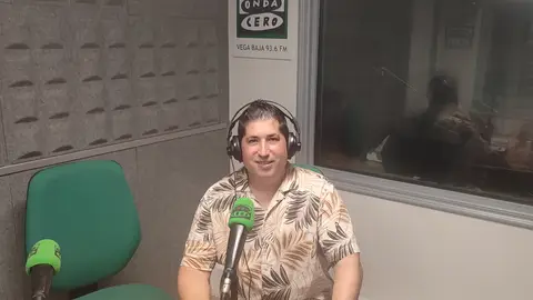 Sergio Boj Bri en los estudios de Onda Cero Vega Baja para presentar su documental Sergio Boj Bri en los estudios de Onda Cero Vega Baja para presentar su documental