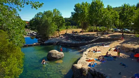Trasladado al Materno Infantil de Badajoz un niño de 13 años en estado crítico tras sufrir un ahogamiento en la Garganta Jaranda Trasladado al Materno Infantil de Badajoz un niño de 13 años en estado crítico tras sufrir un ahogamiento en la Garganta Jaranda