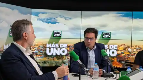 Óscar López, durante la entrevista con Carlos Alsina Óscar López, durante la entrevista con Carlos Alsina/ Samuel Portillo