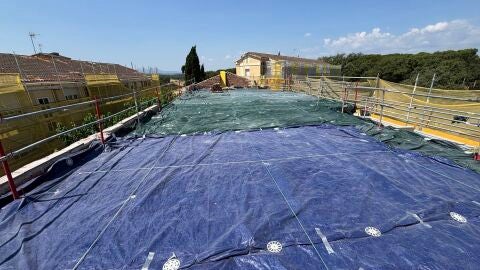 Desallotgen setze veïns a Caldes de Malavella per filtracions d’aigua en un edifici