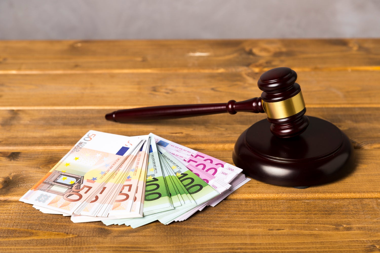Inspección de Trabajo avisa a las empresas: esta forma de fichar puede costar multas de hasta 20.000 euros Inspección de Trabajo avisa a las empresas: esta forma de fichar puede costar multas de hasta 20.000 euros