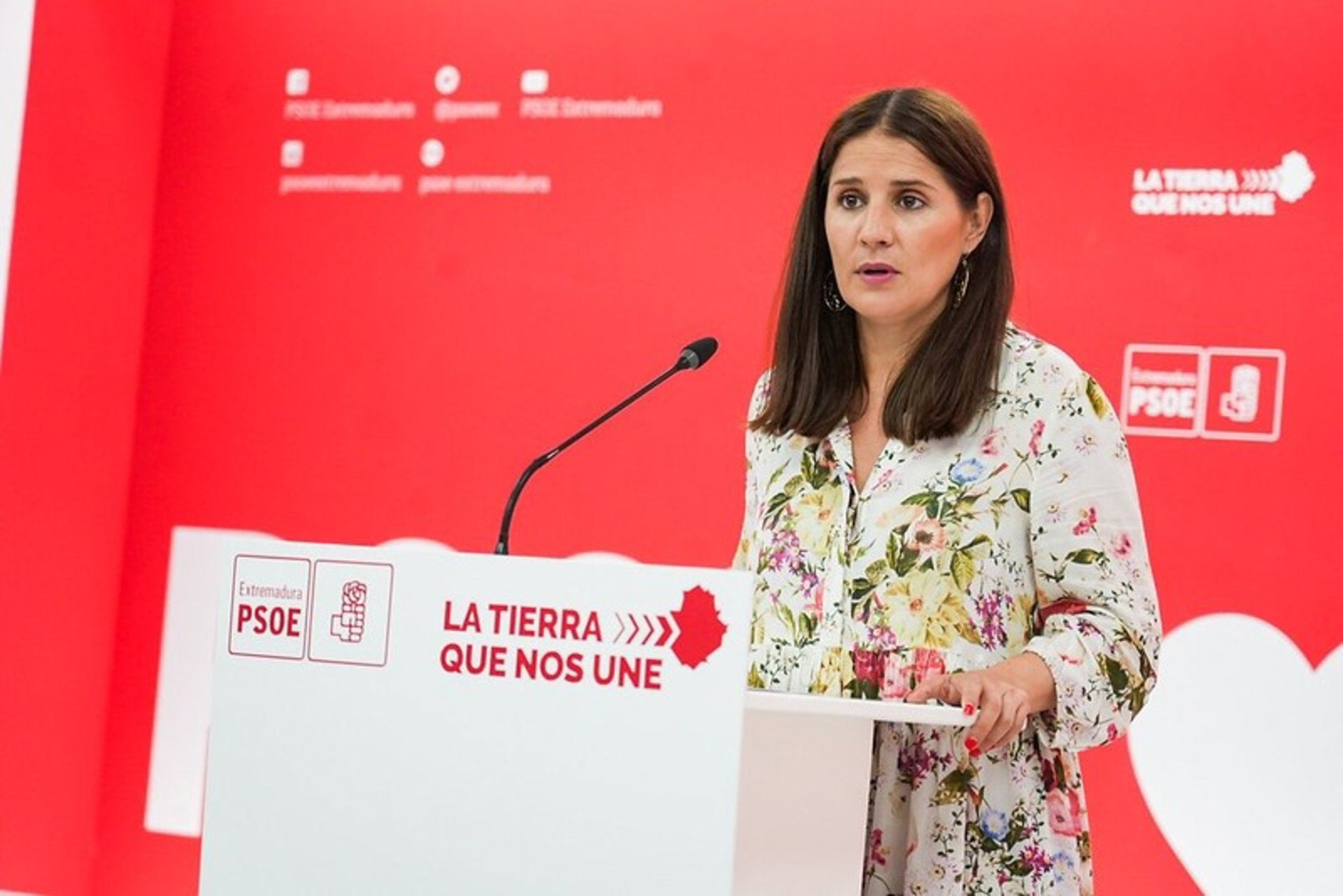 El PSOE extremeño pide explicaciones por el cese de la jefa de Servicio de Cirugía Vascular de Badajoz El PSOE extremeño pide explicaciones por el cese de la jefa de Servicio de Cirugía Vascular de Badajoz