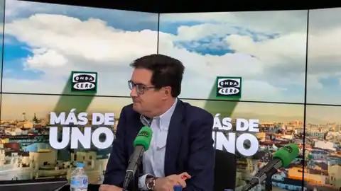 El minsitro Óscar López durante la entrevista con Carlos Alsina en Más de uno El minsitro Óscar López durante la entrevista con Carlos Alsina en Más de uno