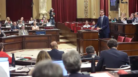 El portavoz del PP en el Parlament, Sebastià Sagreras, interviene en el comienzo del debate de los Presupuestos 2025 El portavoz del PP en el Parlament, Sebastià Sagreras, interviene en el comienzo del debate de los Presupuestos 2025
