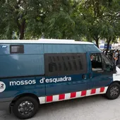 Imagen de archivo de un furgón de los Mossos d'Esquadra. Imagen de archivo de un furgón de los Mossos d'Esquadra.