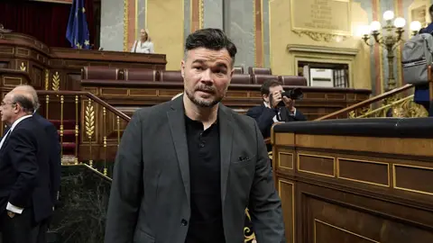 La promesa de Rufián a Vito Quiles: "Si hace esto, voto no a expulsar propagandistas de la ultraderecha del Congreso" La promesa de Rufián a Vito Quiles: "Si hace esto, voto no a expulsar propagandistas de la ultraderecha del Congreso"