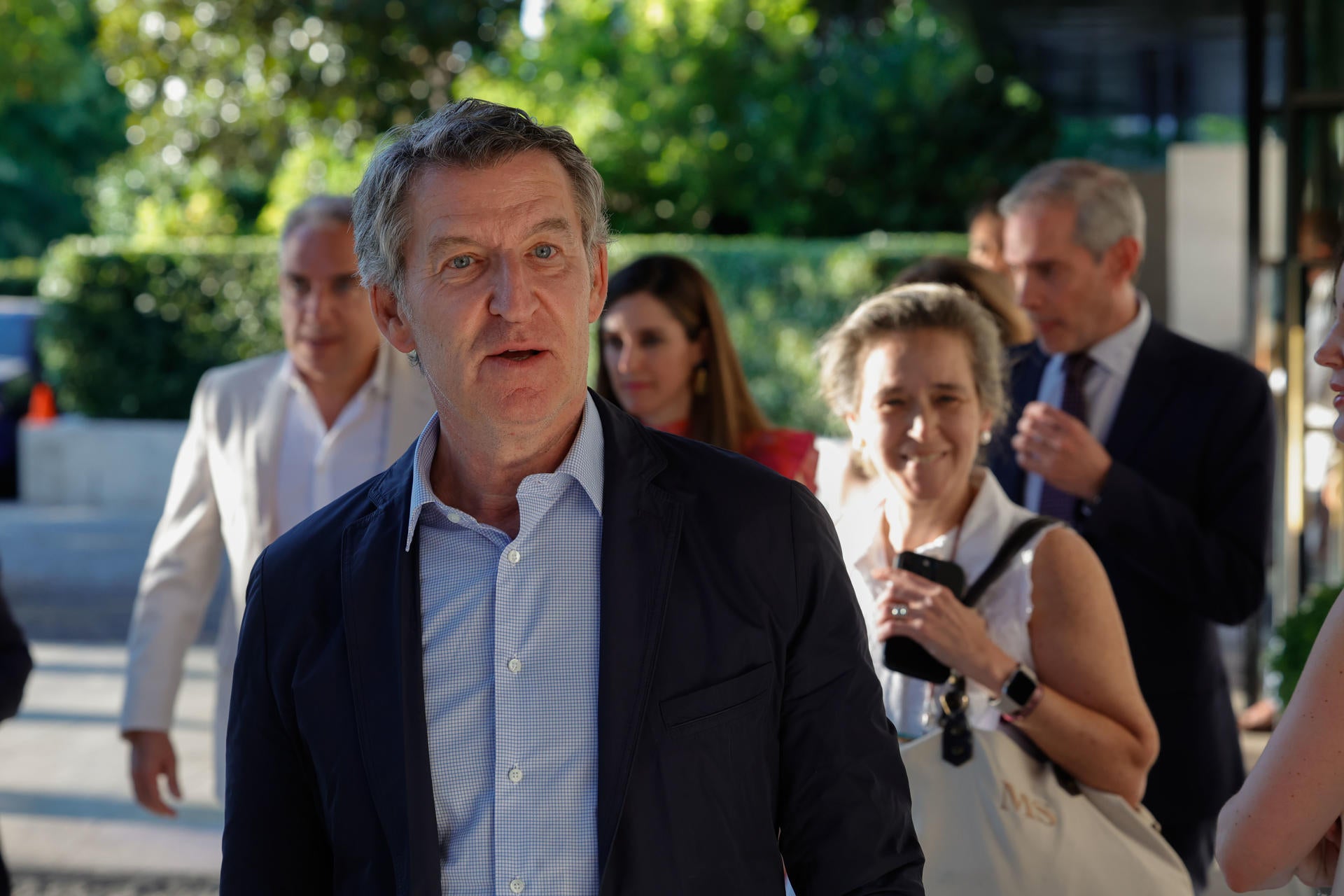 Tertulia: El PP apuesta por gobernar sin Vox Tertulia: El PP apuesta por gobernar sin Vox