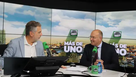 Carlos Alsina y Miguel Tellado en 'Más de uno' Carlos Alsina y Miguel Tellado en 'Más de uno'