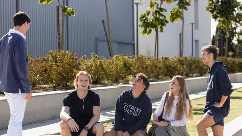 CEU en Andalucía supera el millón de euros en becas y ayudas al estudio CEU en Andalucía supera el millón de euros en becas y ayudas al estudio