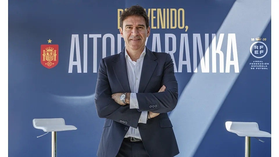 Aitor Karanka: "El éxito de la absoluta es que tiene ocho o nueve jugadores sub 21 y compiten con los mejores" Aitor Karanka: "El éxito de la absoluta es que tiene ocho o nueve jugadores sub 21 y compiten con los mejores"