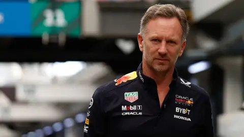 La escudería Red Bull despide a Christian Horner La escudería Red Bull despide a Christian Horner