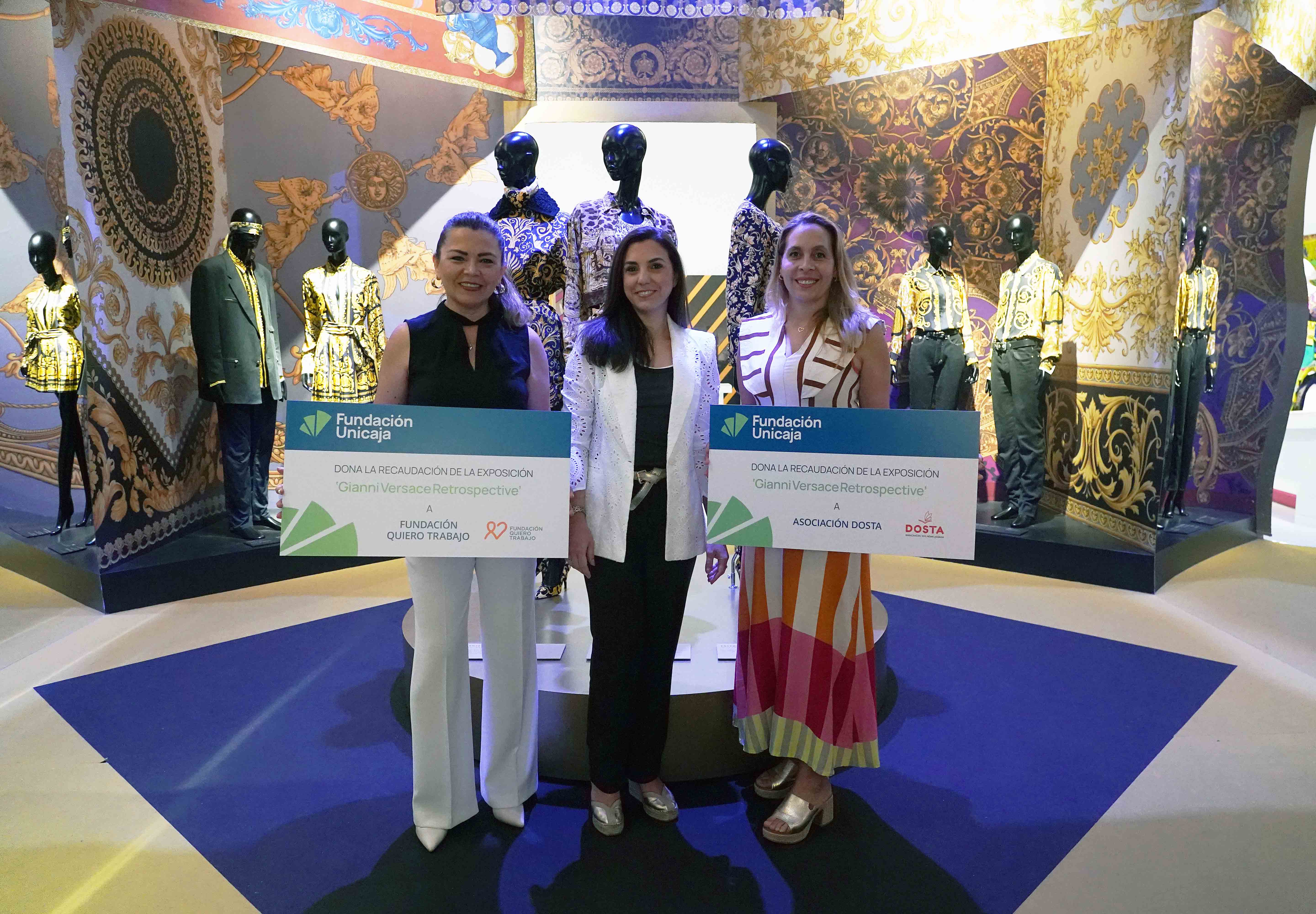 Fundacion Unicaja entrega la recaudación de su exposición de Versace Fundacion Unicaja entrega la recaudación de su exposición de Versace