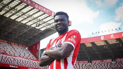 Caicedo en El Molinón Caicedo en El Molinón