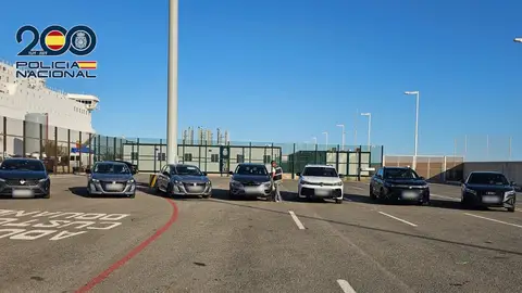 La Policía Nacional intercepta siete vehículos robados cuando iban a ser embarcados en el Ferry de Argelia Los siete vehículos robados que iban a ser embarcados en el Ferry de Argelia