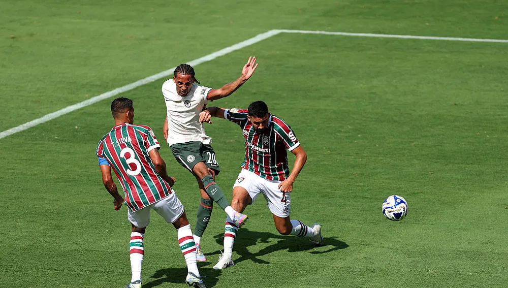 Joao Pedro marca uno de sus goles a Fluminense en la final del Mundial de Clubes Joao Pedro marca uno de sus goles a Fluminense en la final del Mundial de Clubes