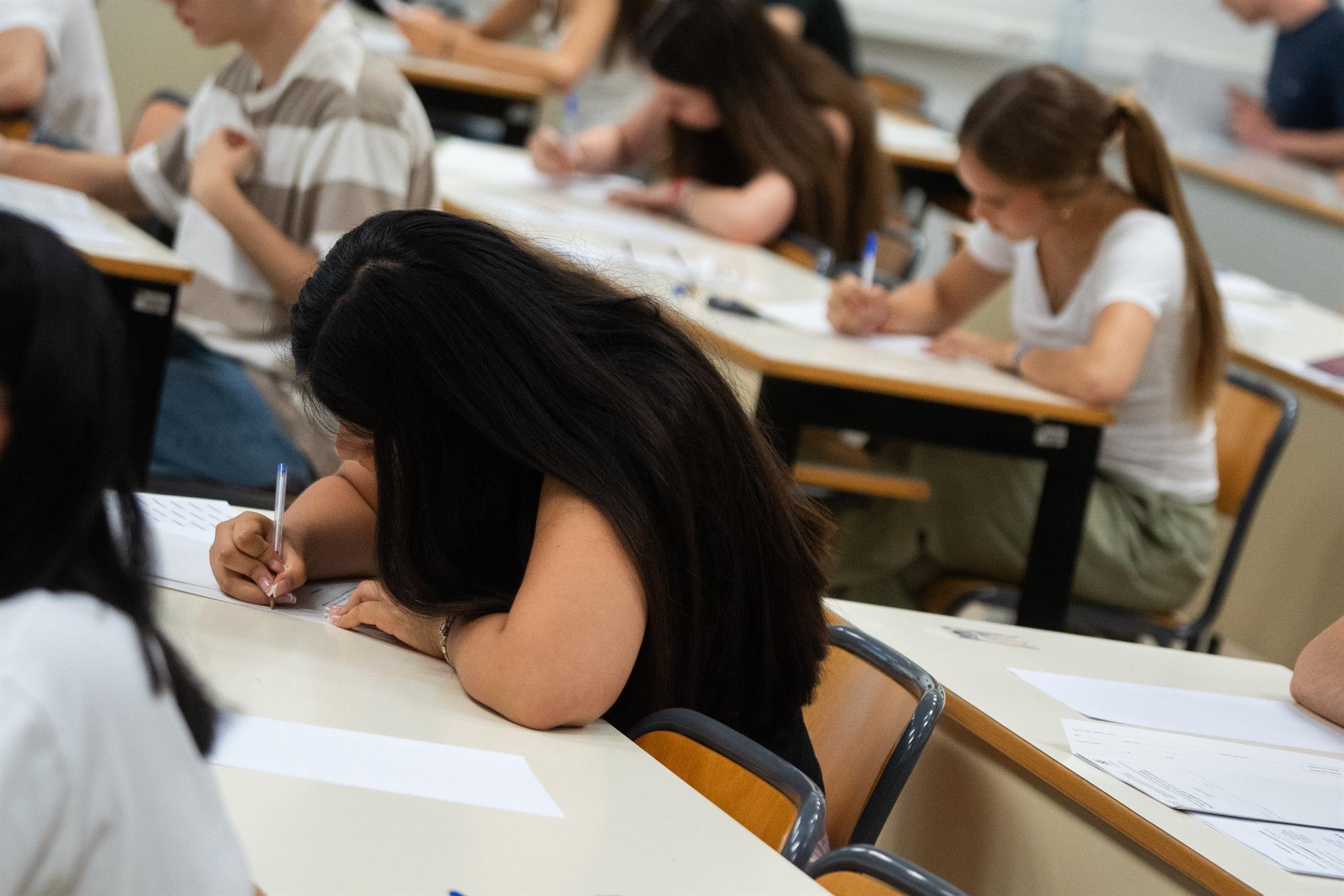 Estudiantes de bachillerato Estudiantes de bachillerato