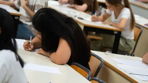 Estudiantes de bachillerato Estudiantes de bachillerato