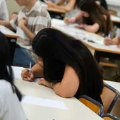 Estudiantes de bachillerato Estudiantes de bachillerato