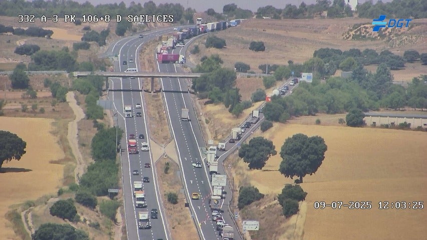 Quince heridos en la colisión múltiple con al menos nueve vehículos en la autovía A-3 en Saelices (Cuenca) Quince heridos en la colisión múltiple con al menos nueve vehículos en la autovía A-3 en Saelices (Cuenca)