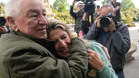 Suso D&iacute;az junto a su hija Yolanda en A Coru&ntilde;a en mayo de 2023