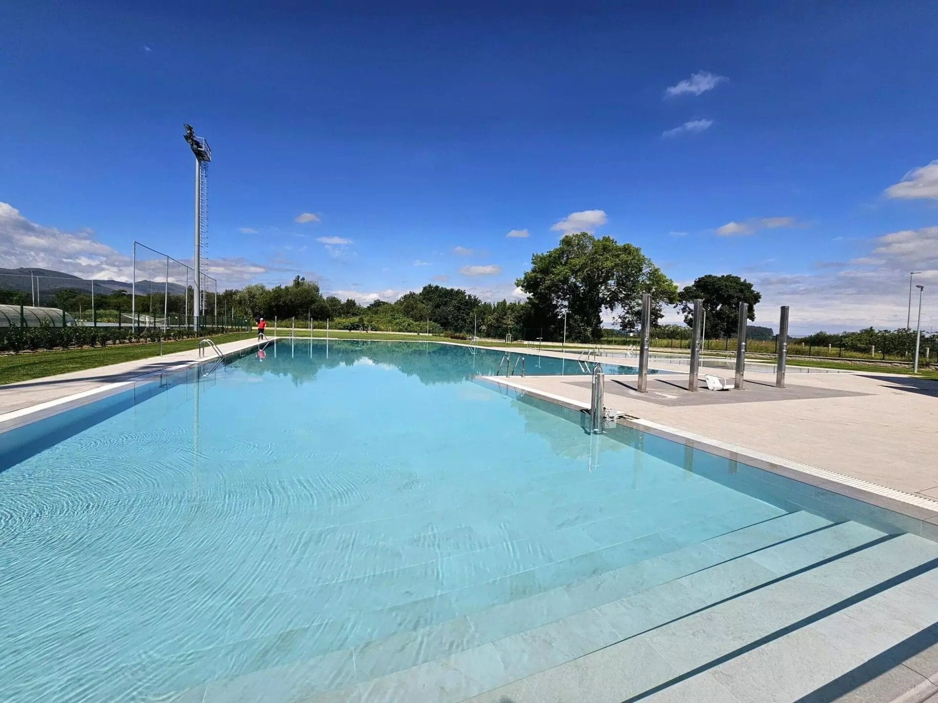 Cierra un vaso de Piscinas de Verano de Torrelavega por excrementos en el agua Cierra un vaso de Piscinas de Verano de Torrelavega por excrementos en el agua