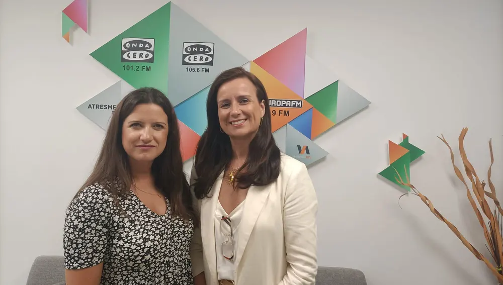 La vicerrectora de Estudiantes, Mariló Guzmán y la técnica de la Oficina de Alojamiento, Laurta Oliva. La vicerrectora de Estudiantes, Mariló Guzmán y la técnica de la Oficina de Alojamiento, Laurta Oliva.