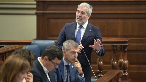 El Presidente del Gobierno de Canarias, Fernando Clavijo durante un pleno en el Parlamento de Canarias