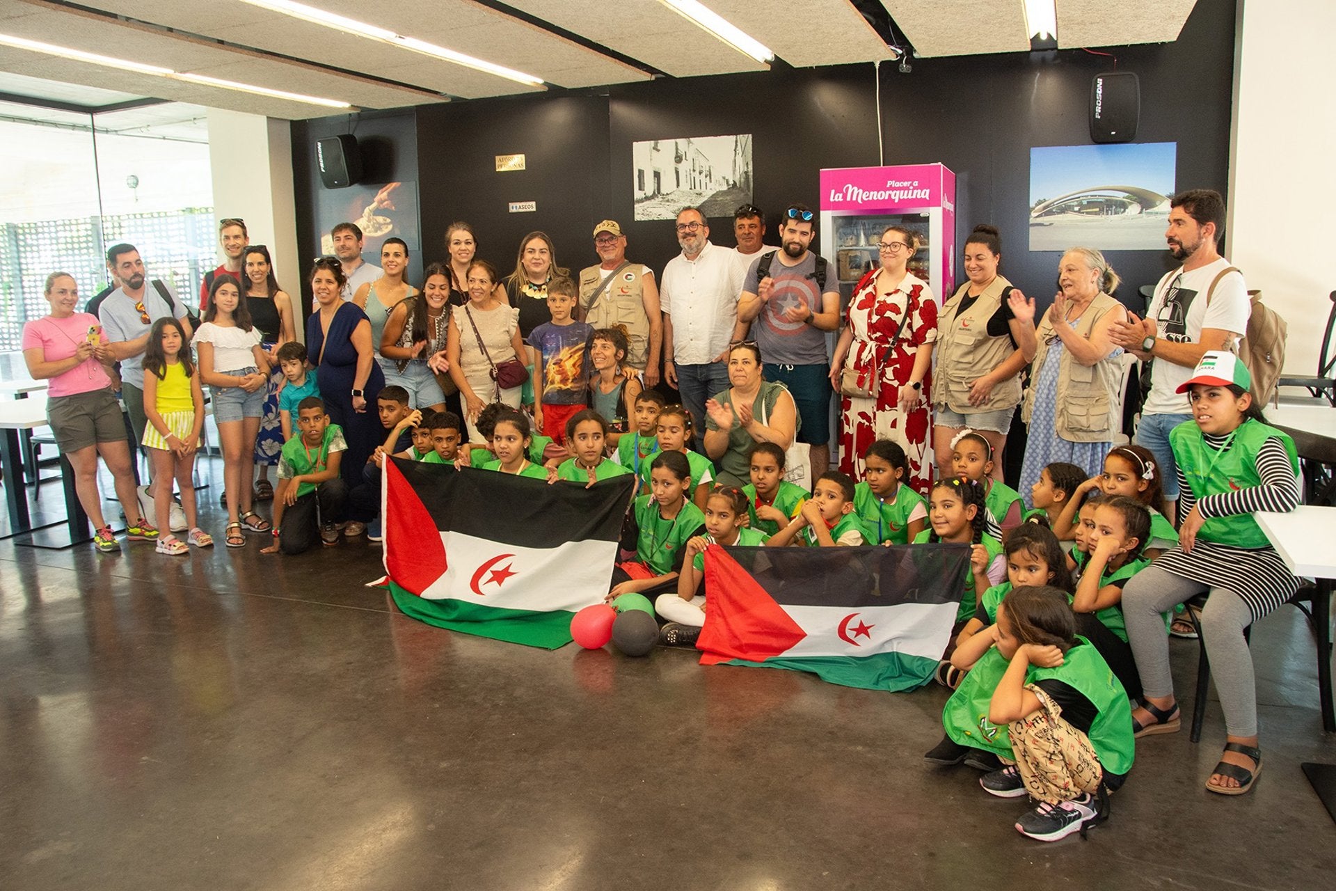 Extremadura recibe a 135 niños saharauis para disfrutar de unas 'Vacaciones en paz' Extremadura recibe a 135 niños saharauis para disfrutar de unas 'Vacaciones en paz'