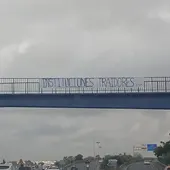 Pancartas contra la gestión de las obras de La Rosaleda Pancartas contra la gestión de las obras de La Rosaleda