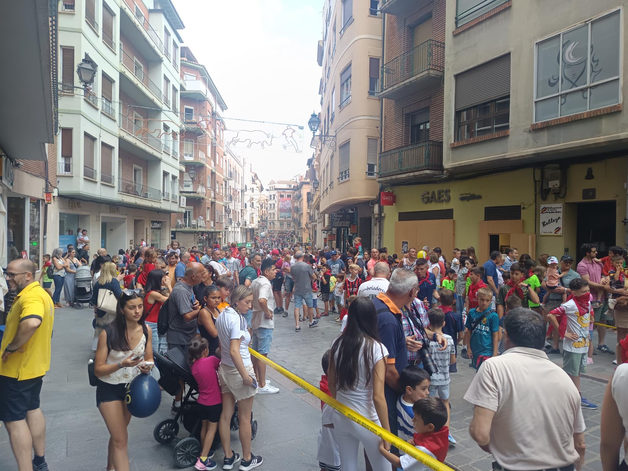 Los niños de Teruel se divierten en el encierro infantil Los niños de Teruel se divierten en el encierro infantil