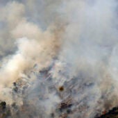 Vista aérea del incendio de Paüls (Tarragona) 