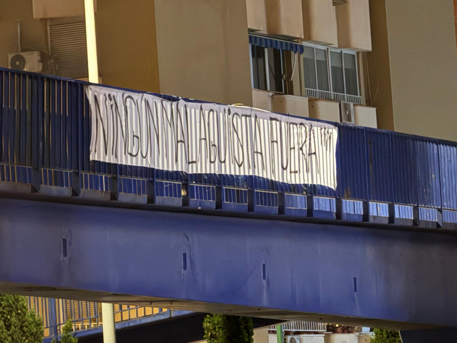 Málaga amanece con pancartas contra las instituciones por del aforo del Ciudad de Málaga Málaga amanece con pancartas contra las instituciones por del aforo del Ciudad de Málaga