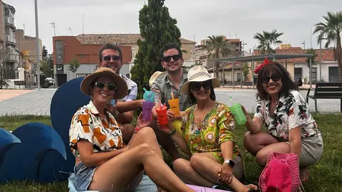 El equipo de Turismo de Petrer celebra la llegada del verano El equipo de Turismo de Petrer celebra la llegada del verano