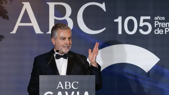 Alsina, en su discurso tras recoger el Premio Luca de Tena. Alsina, en su discurso tras recoger el Premio Luca de Tena.