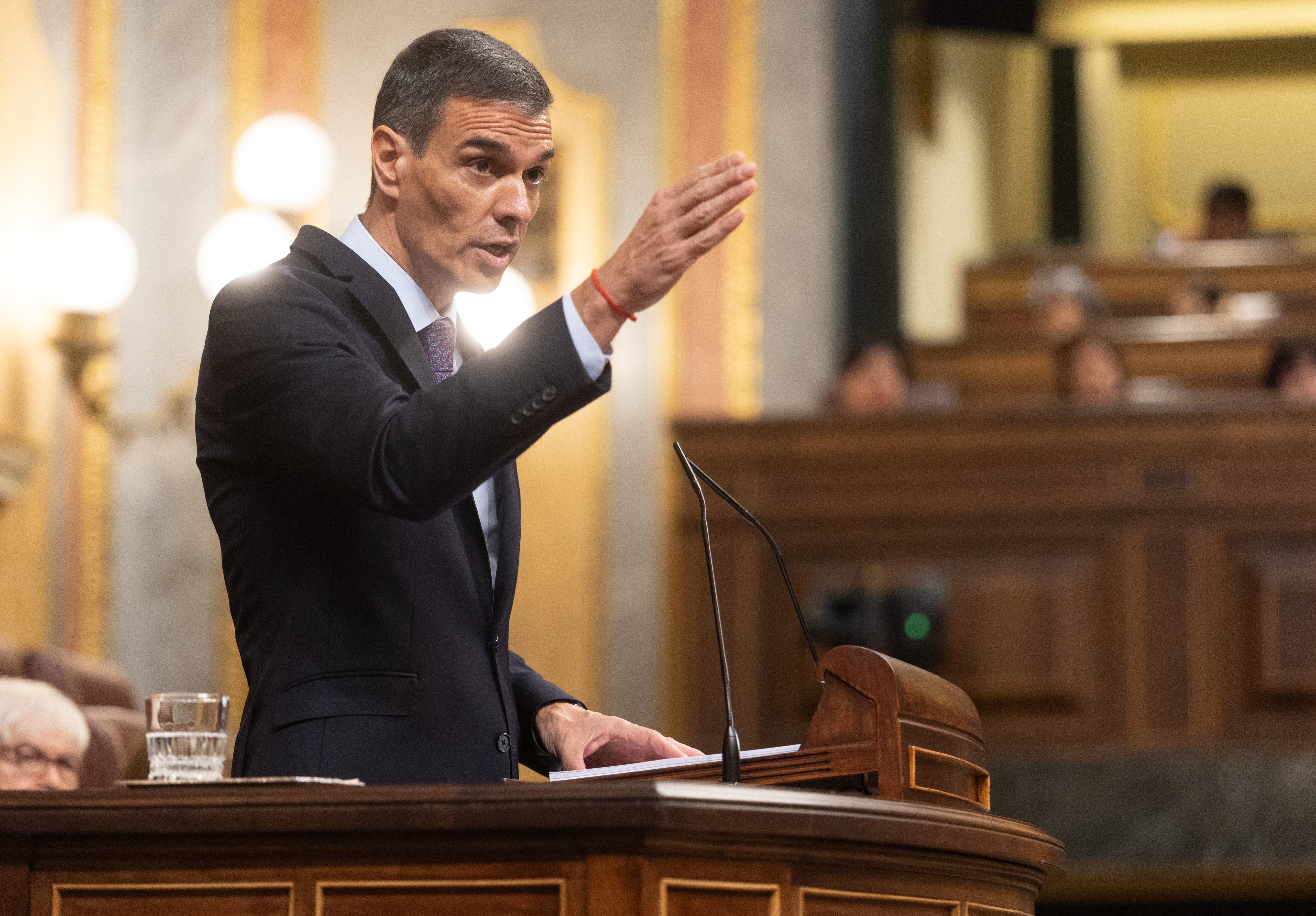 Sánchez, a Feijóo: "Por qué es partidario usted de aumentar el gasto en defensa al 5%, ¿porque lo pide Trump?" Sánchez, a Feijóo: "Por qué es partidario usted de aumentar el gasto en defensa al 5%, ¿porque lo pide Trump?"