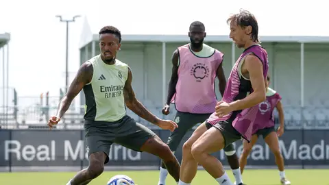 Una tormenta retrasa el vuelo del Real Madrid hasta Nueva York Una tormenta retrasa el vuelo del Real Madrid hasta Nueva York