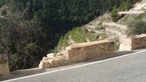 La Diputación de Alicante saca a exposición pública el proyecto de refuerzo del firme en la CV-770 entre Sella y el Puerto de Tudons La Diputación de Alicante saca a exposición pública el proyecto de refuerzo del firme en la CV-770 entre Sella y el Puerto de Tudons