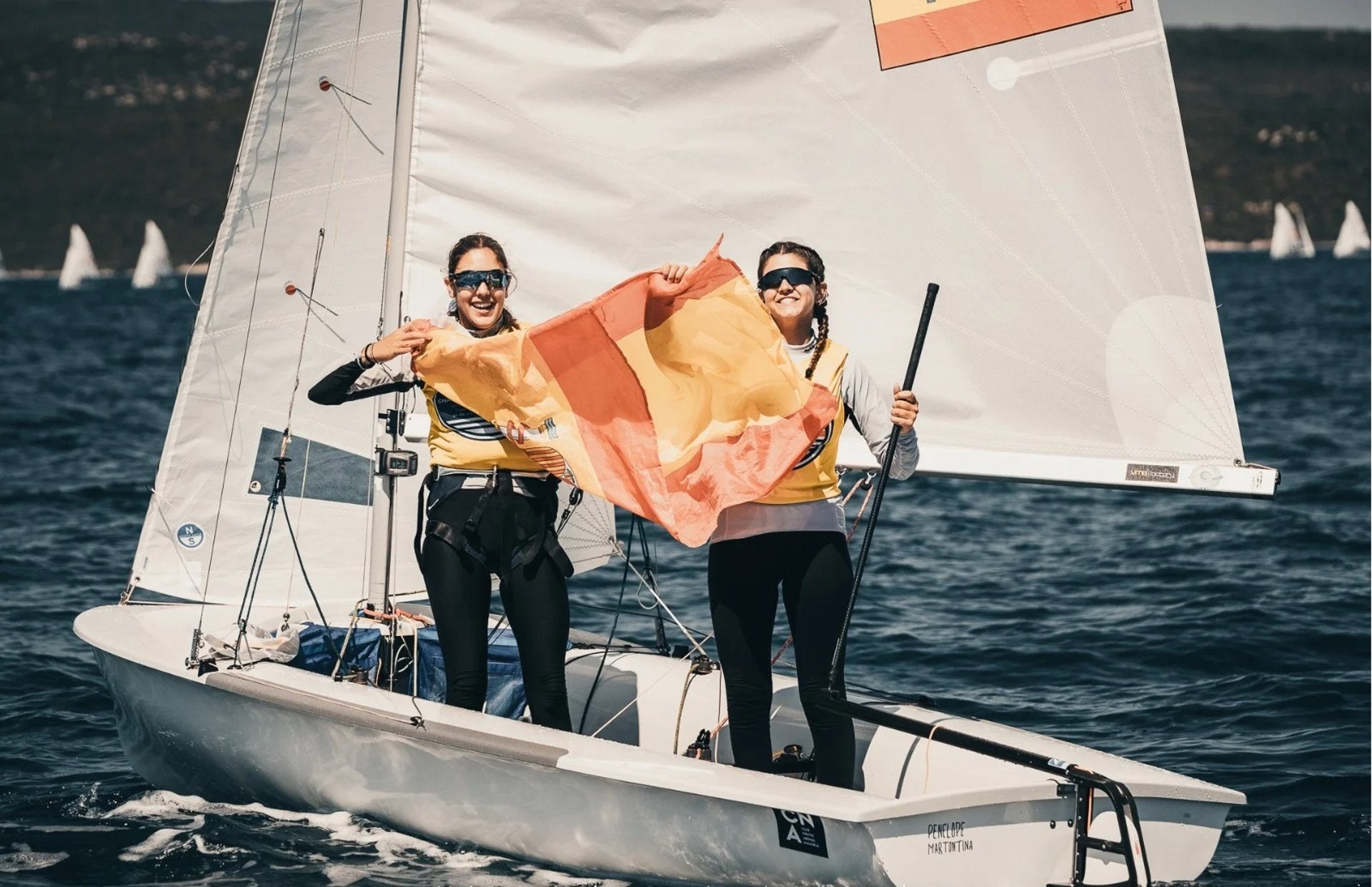 Las mallorquinas Neus Fernández y Martina Gomila, campeonas del mundo de 420 Las mallorquinas Neus Fernández y Martina Gomila, campeonas del mundo de 420