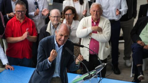 El PP da un toque de atención a Camps: ni hay congreso convocado ni es el momento de abrir "un debate extemporáneo" El PP da un toque de atención a Camps: ni hay congreso convocado ni es el momento de abrir "un debate extemporáneo"