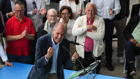El PP da un toque de atención a Camps: ni hay congreso convocado ni es el momento de abrir "un debate extemporáneo" El PP da un toque de atención a Camps: ni hay congreso convocado ni es el momento de abrir "un debate extemporáneo"