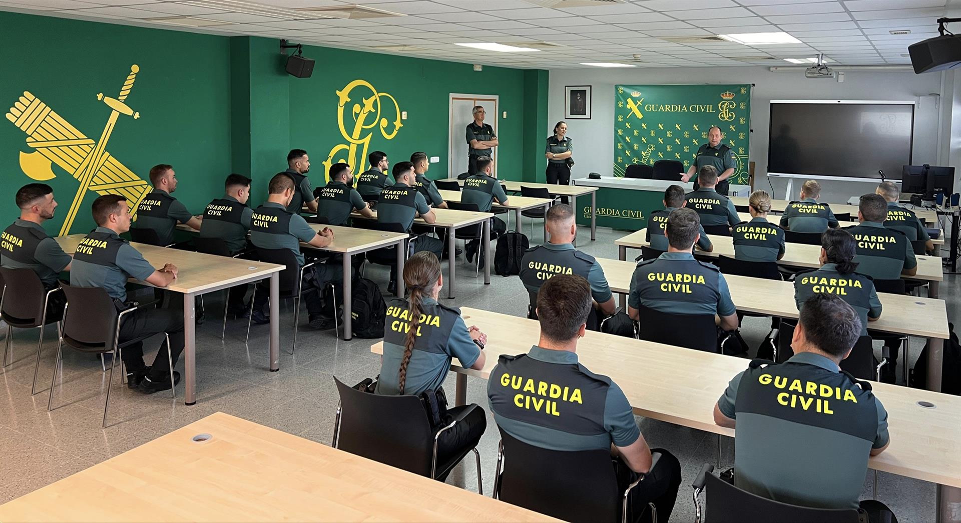 La Comandancia de la Guardia Civil de Cáceres recibe a 23 guardias civiles alumnos en prácticas La Comandancia de la Guardia Civil de Cáceres recibe a 23 guardias civiles alumnos en prácticas