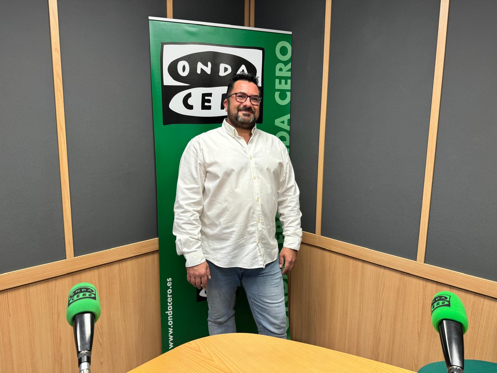 Carlos Sapena: El monte es un polvorín en verano y los herbívoros salvajes ayudan en la prevención de incendios Carlos Sapena: El monte es un polvorín en verano y los herbívoros salvajes ayudan en la prevención de incendios