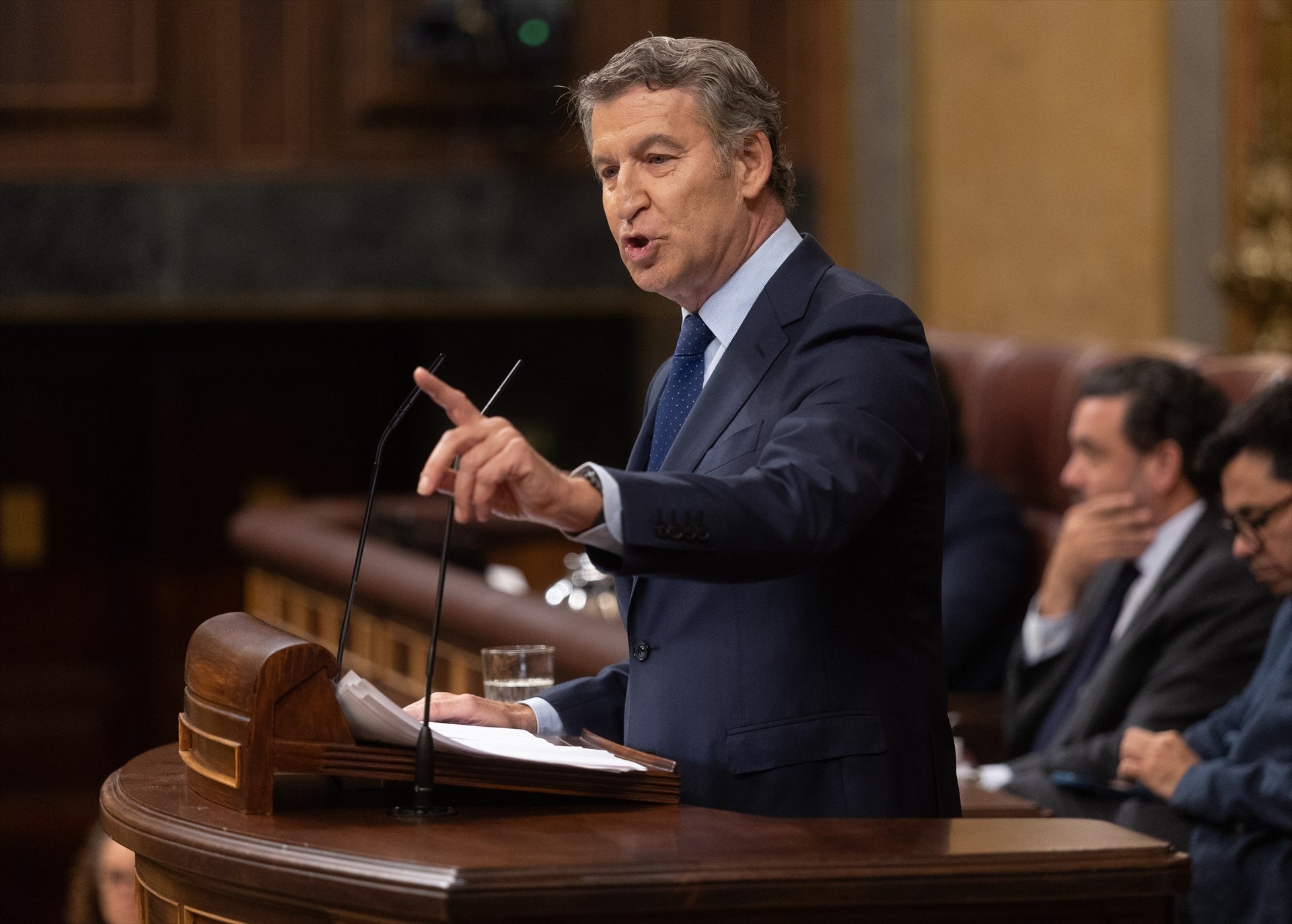 El PP trata de poner en jaque el abolicionismo del PSOE con el asunto de los prostíbulos: "Es de un cinismo absoluto" El PP trata de poner en jaque el abolicionismo del PSOE con el asunto de los prostíbulos: "Es de un cinismo absoluto"